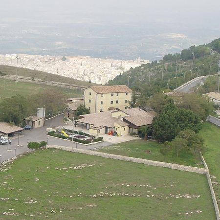 Antica Stazione Hotel Chiaramonte Gulfi Luaran gambar