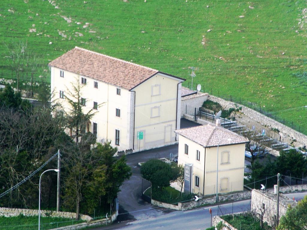 Antica Stazione Hotel Chiaramonte Gulfi Luaran gambar