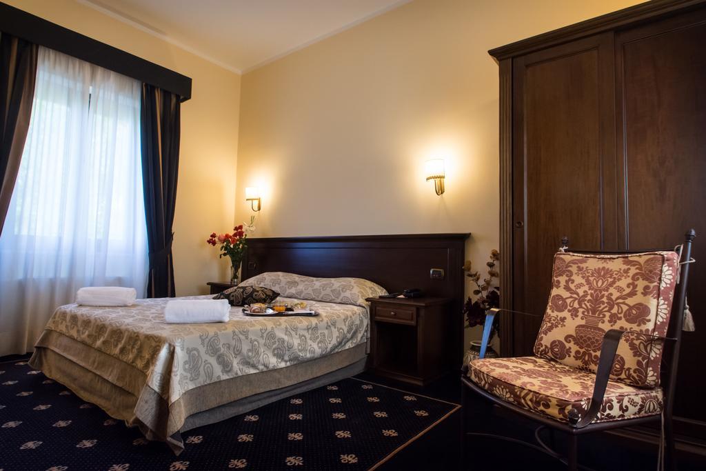 Antica Stazione Hotel Chiaramonte Gulfi Luaran gambar