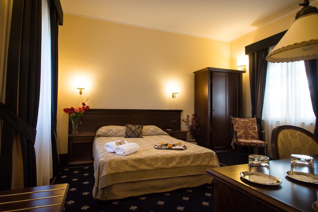 Antica Stazione Hotel Chiaramonte Gulfi Luaran gambar