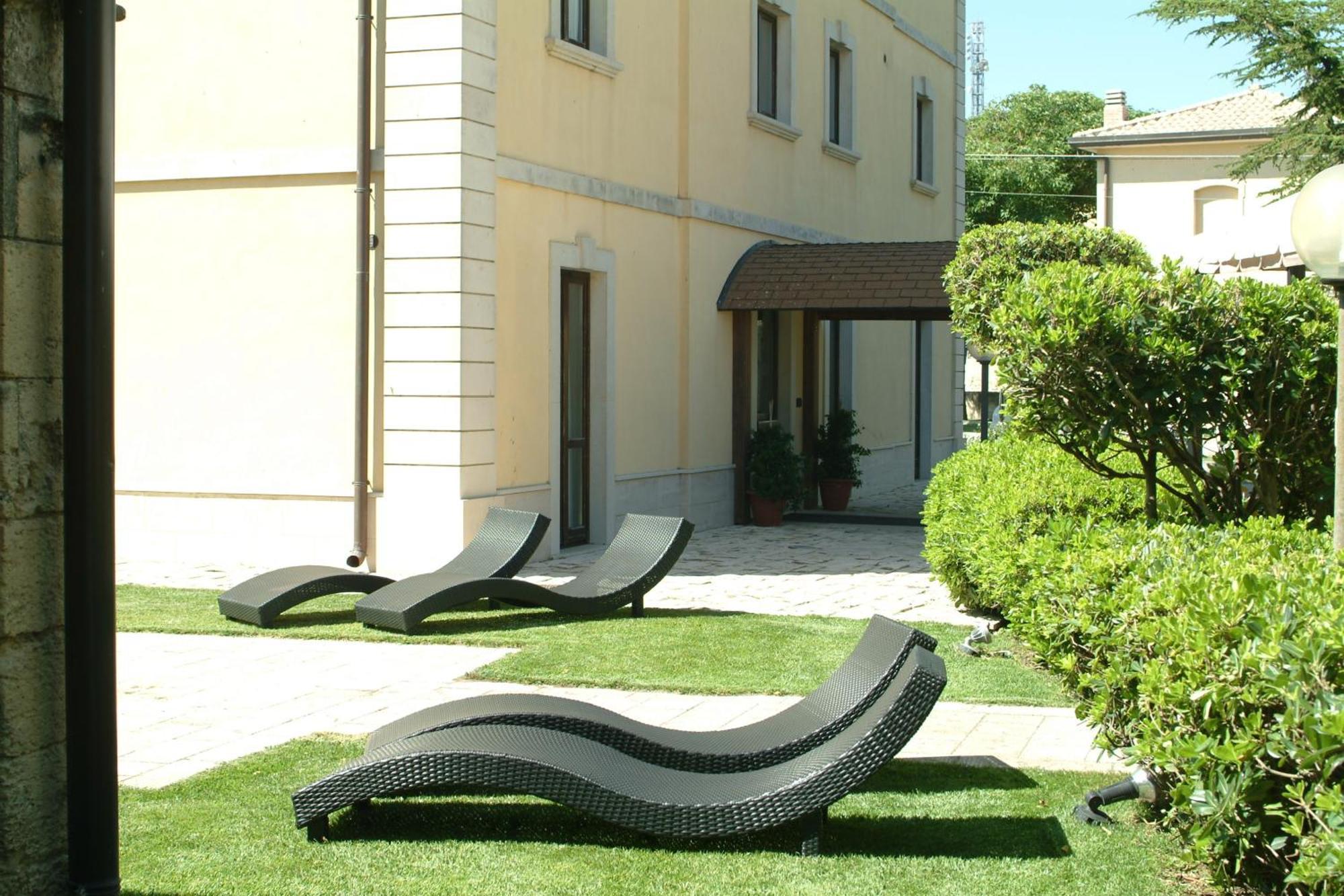 Antica Stazione Hotel Chiaramonte Gulfi Luaran gambar